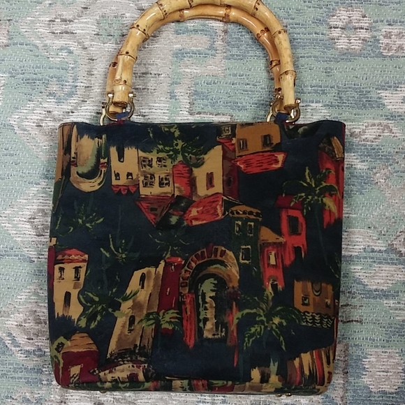 Tidy Cityscape Bamboo Handbag - Picture 4 of 11